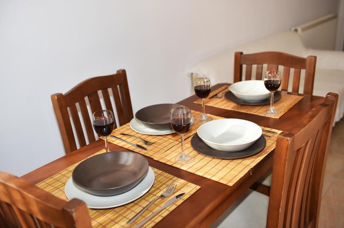 Lefteris Houses - Housity