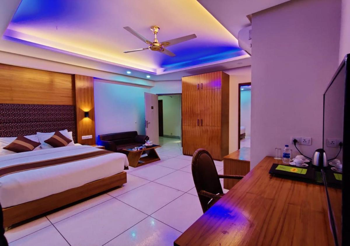 Asia Pacific Hotel - Housity