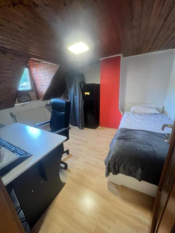 Suitetrails - Chambre Differdange / Bedroom Differdange
