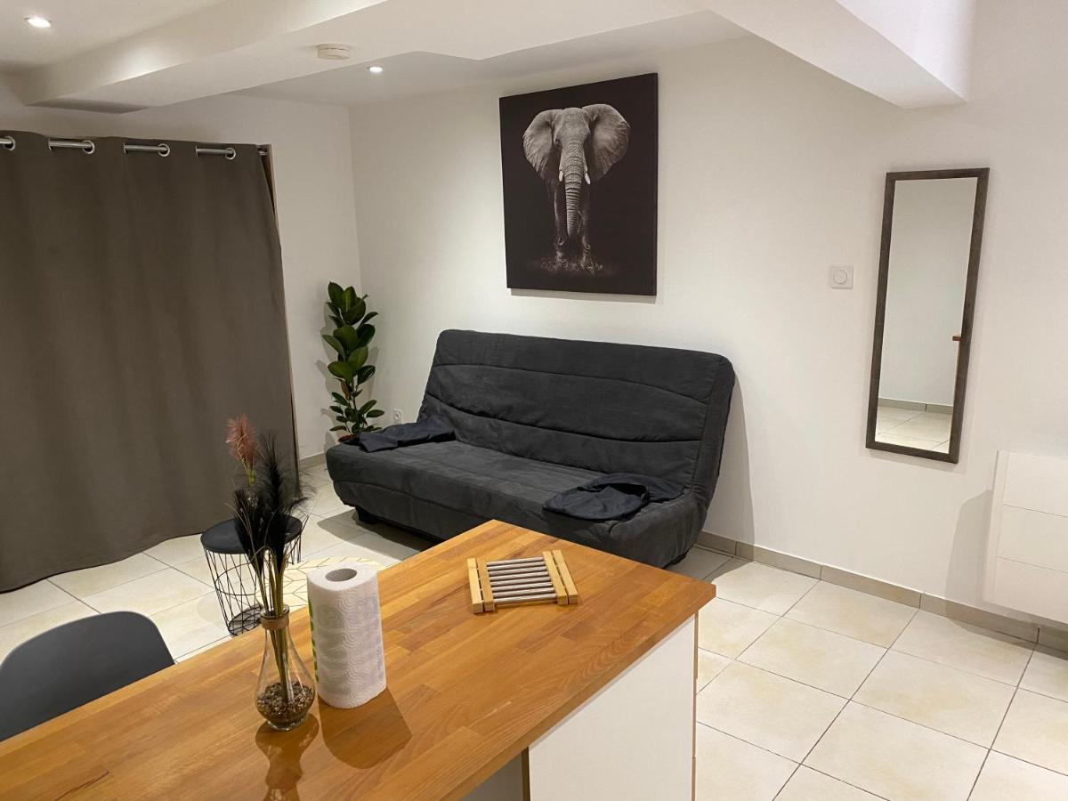 Studio charmant proche de tous commerces, parkings - Housity