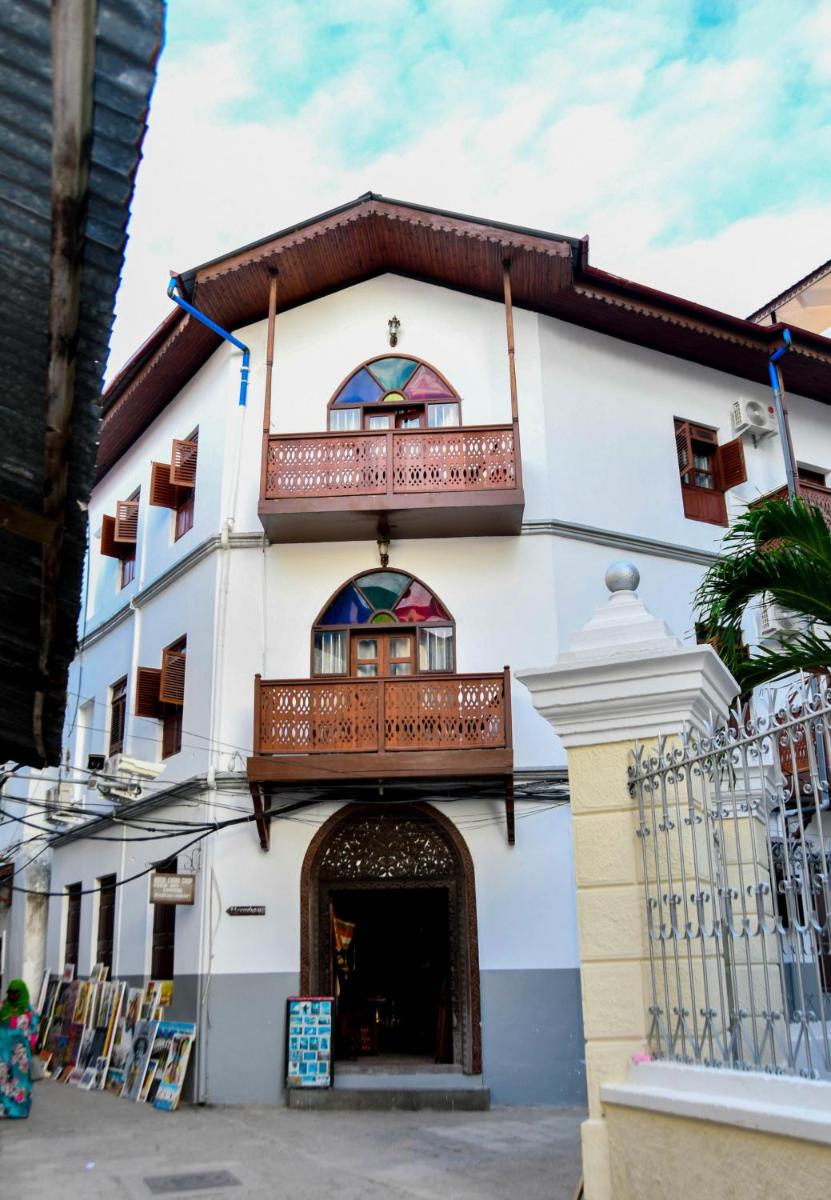 Minara Miwili - Forodhani Park - Housity