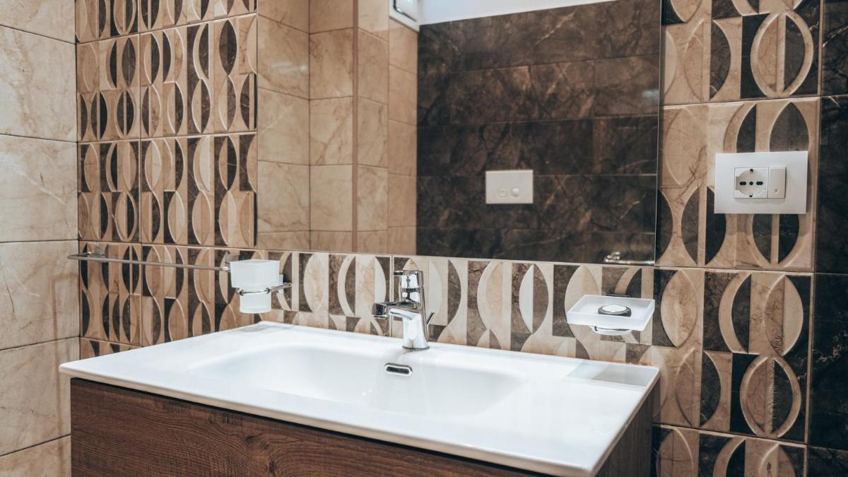 Guesthouse Aschenez - Housity