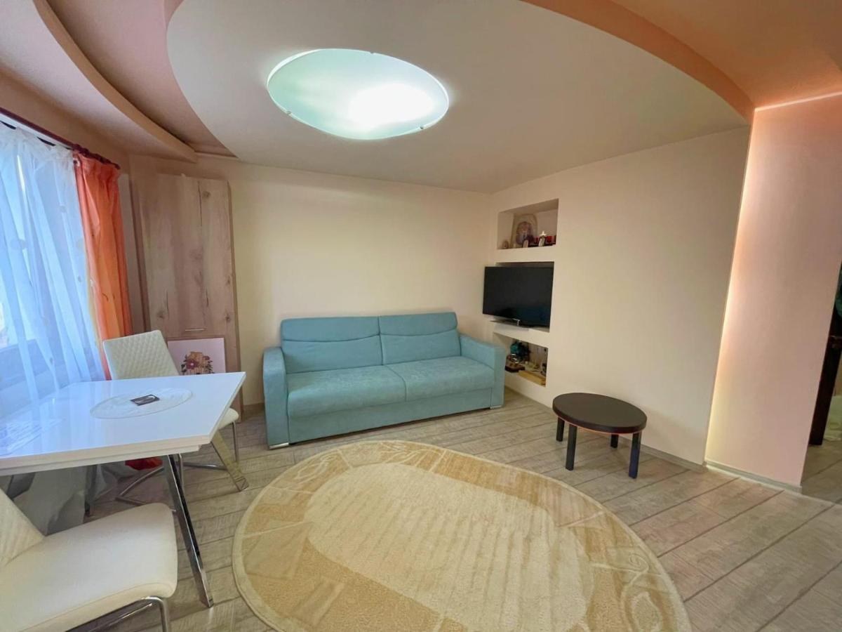 Ultracentral Lozonschi 2 rooms apartment - Housity