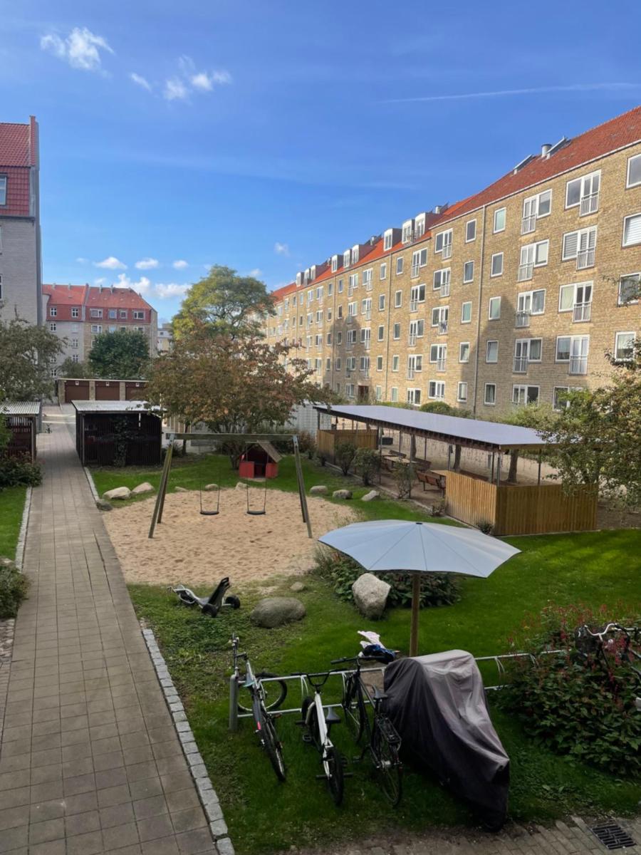 Suitetrails - Private spacious room in shared apartment, Amager