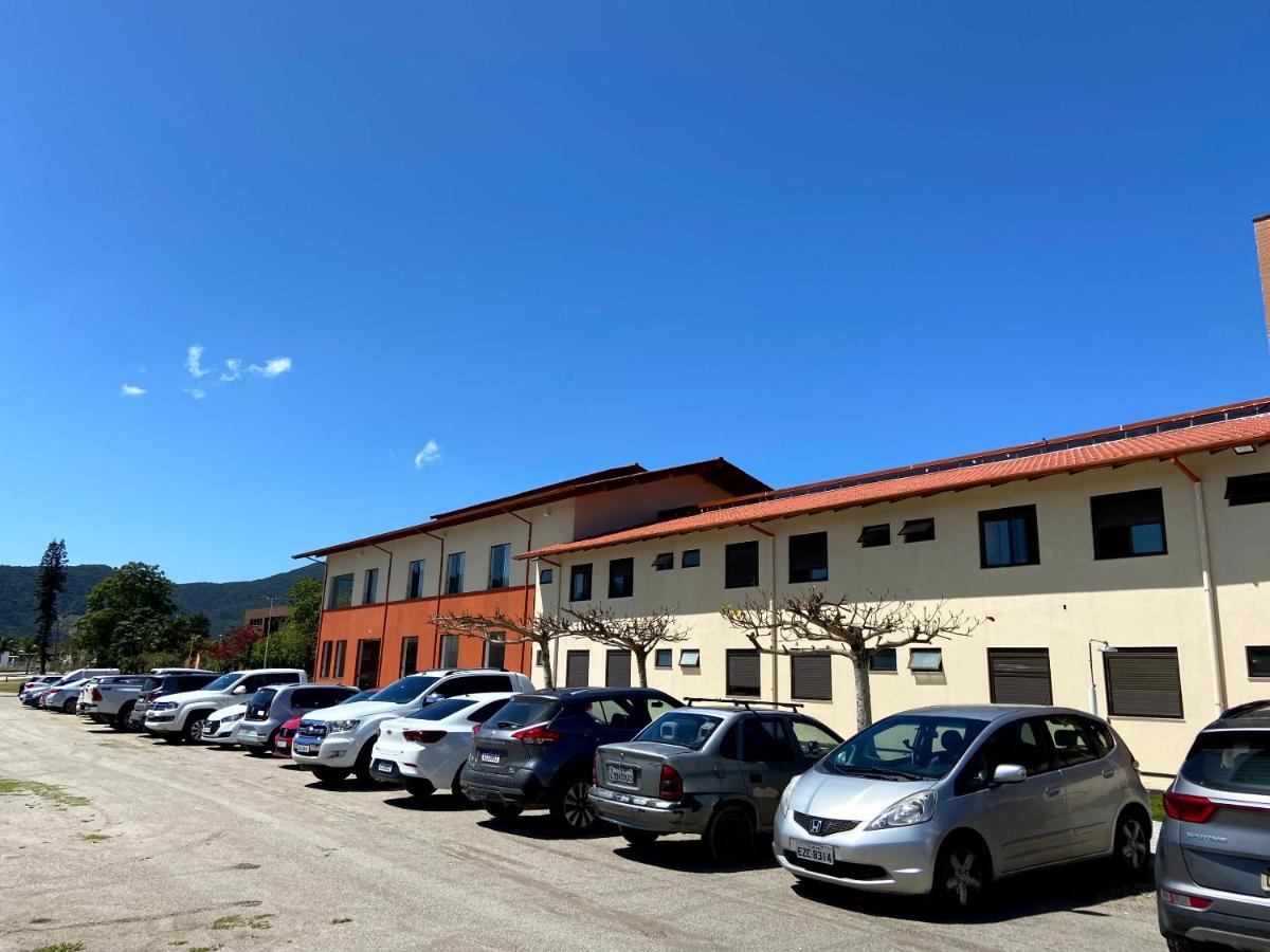 Pousada Divino Oleiro - Gov. Celso Ramos - Housity