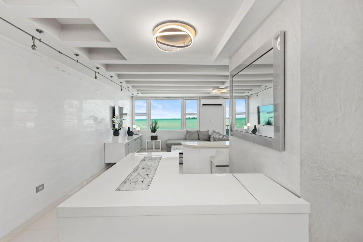 Amapola SeaSide Beach Front Apartment - Hizvo