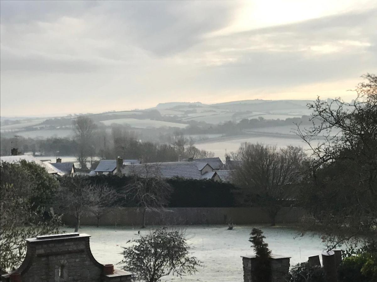 Norburton Hall Cottages - Housity