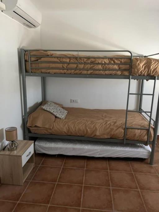 VILLA RURAL con amplia piscina - Housity