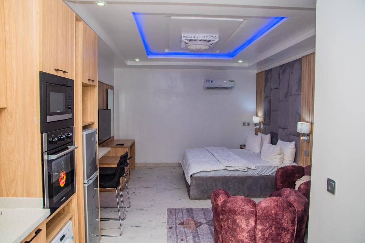 Roof top Studio+Gym+Snooker Rhodabode Apt, Nile - Housity
