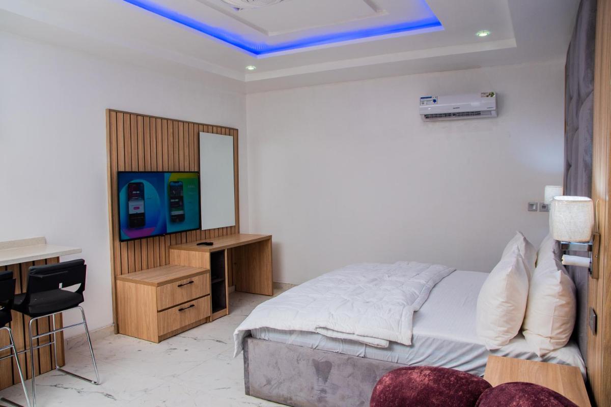 Roof top Studio+Gym+Snooker Rhodabode Apt, Nile - Housity