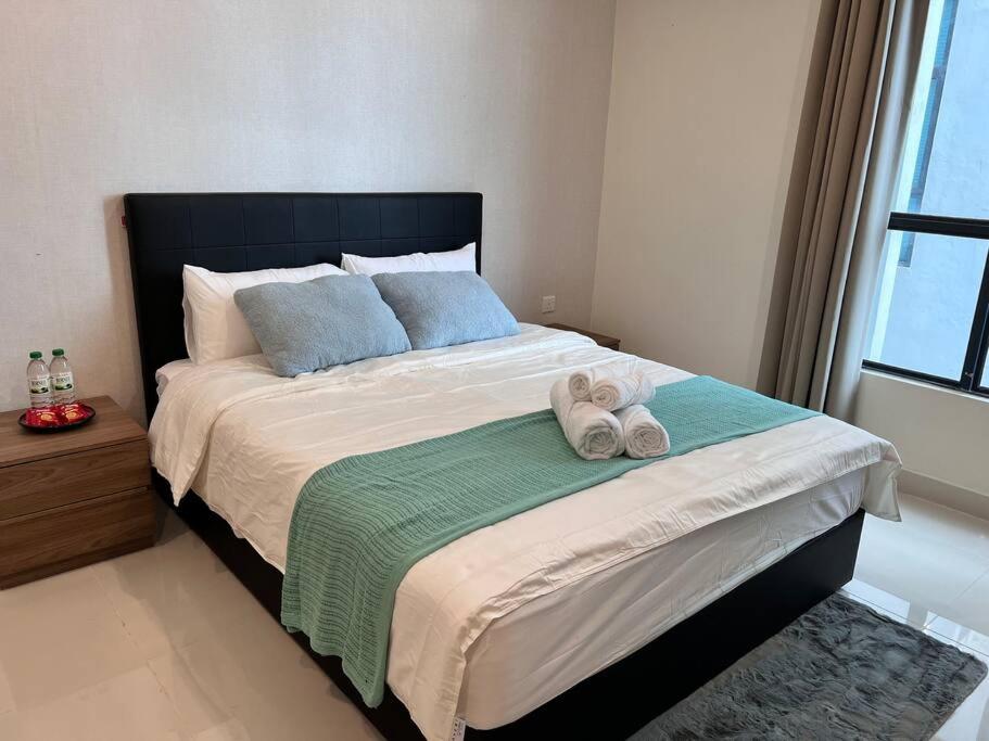 Bright Private Studio Apartment @ Kozi Square - Housity