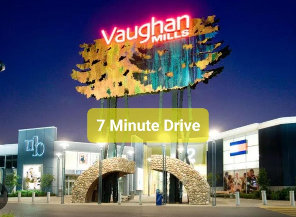 Rooms in Luxury Vaughan Home - Housity