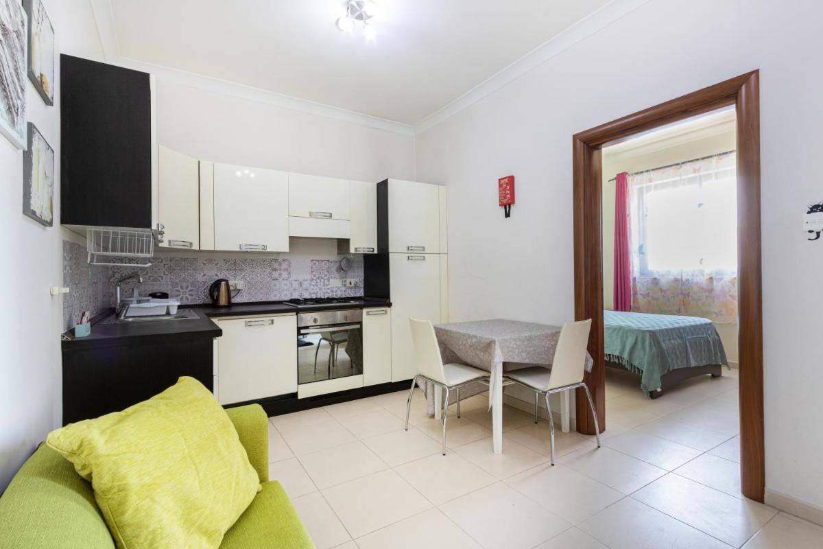 SB10 -Lovely 1 Bedroom Apartment - Housity