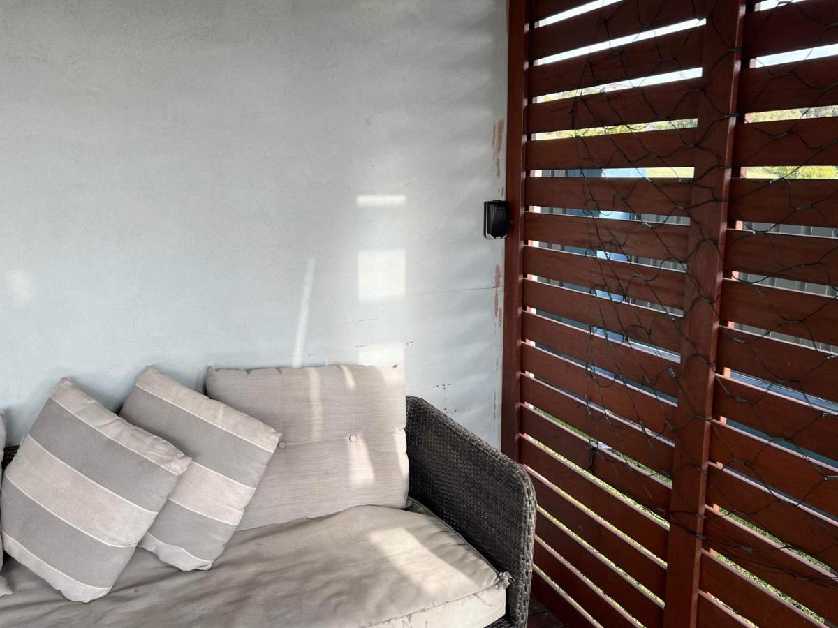 Modern & Light CBD unit, walk to beaches & cafes - Housity