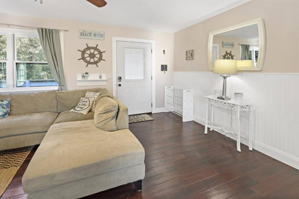 Casa Arena Relaxing Beach House w/ Patio - Housity