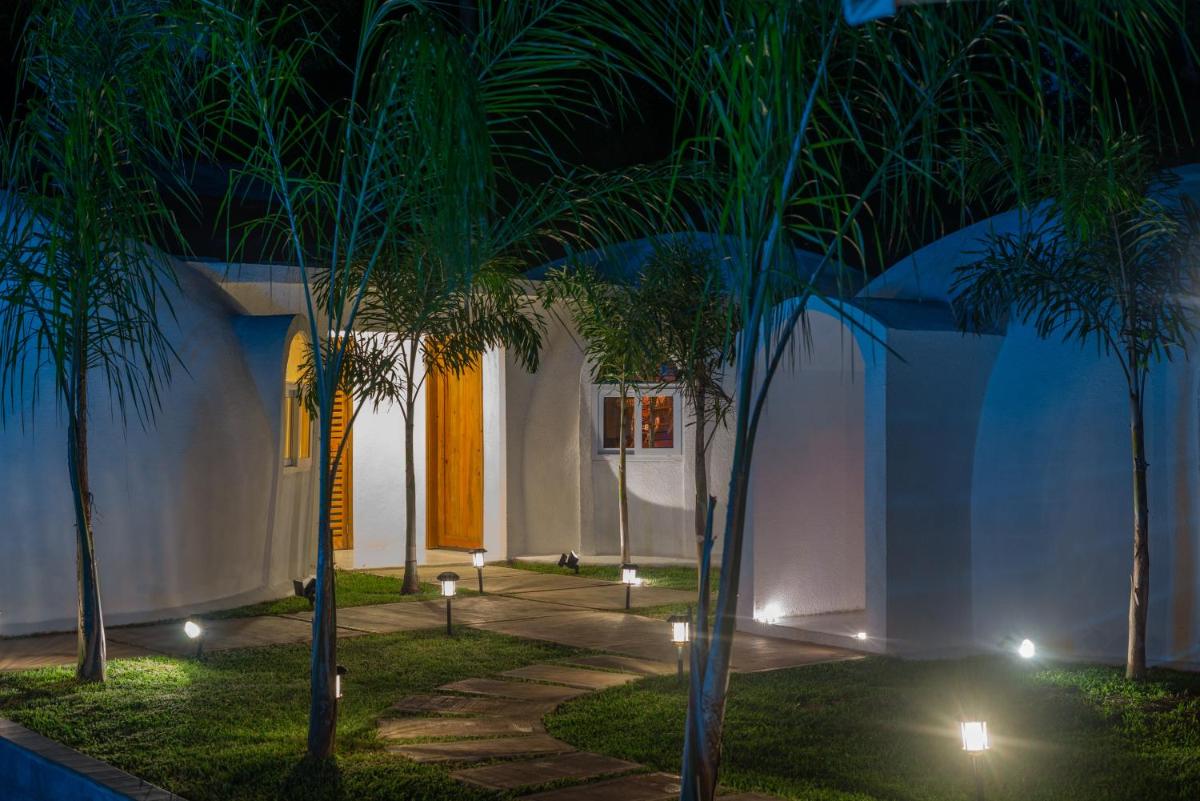 Igloo Island Domes - Housity