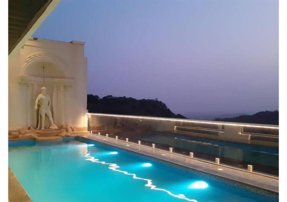 RedhomeX CASA Chino 7BHK - Housity