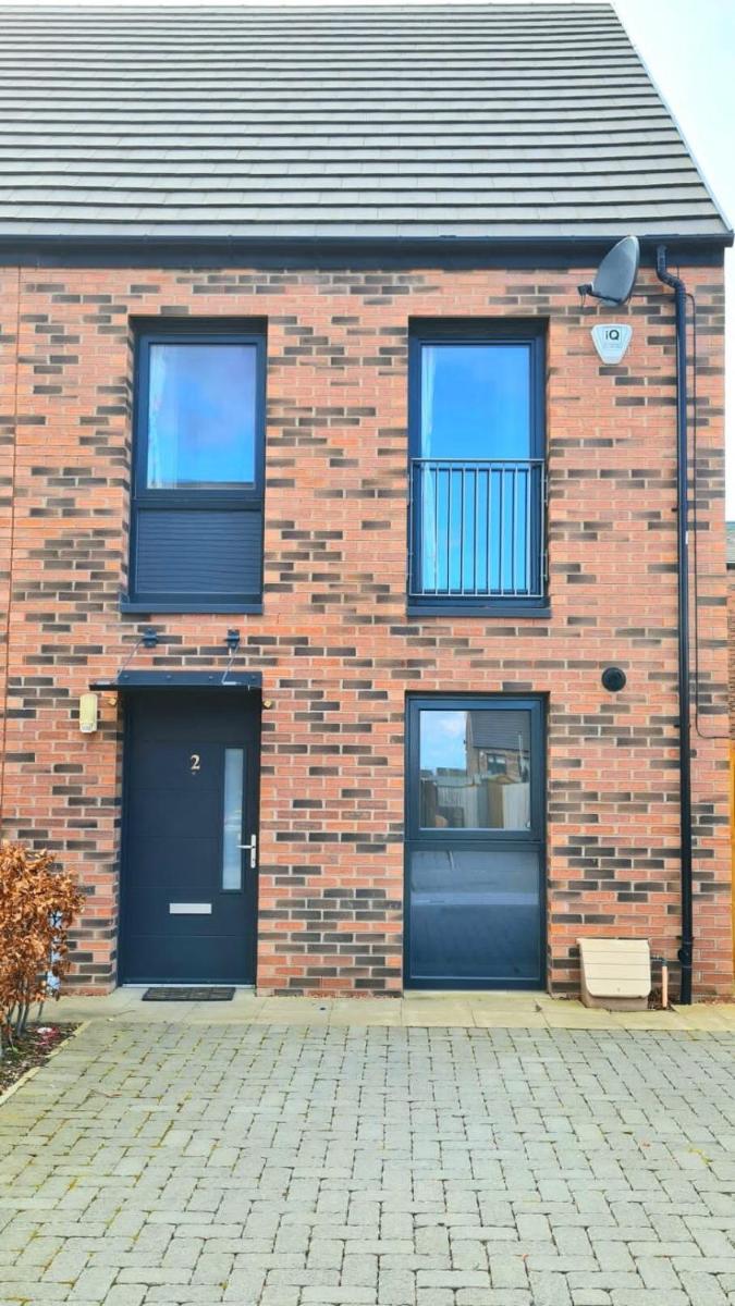 Beautiful 2 Bedroom House in Edinburgh - Housity
