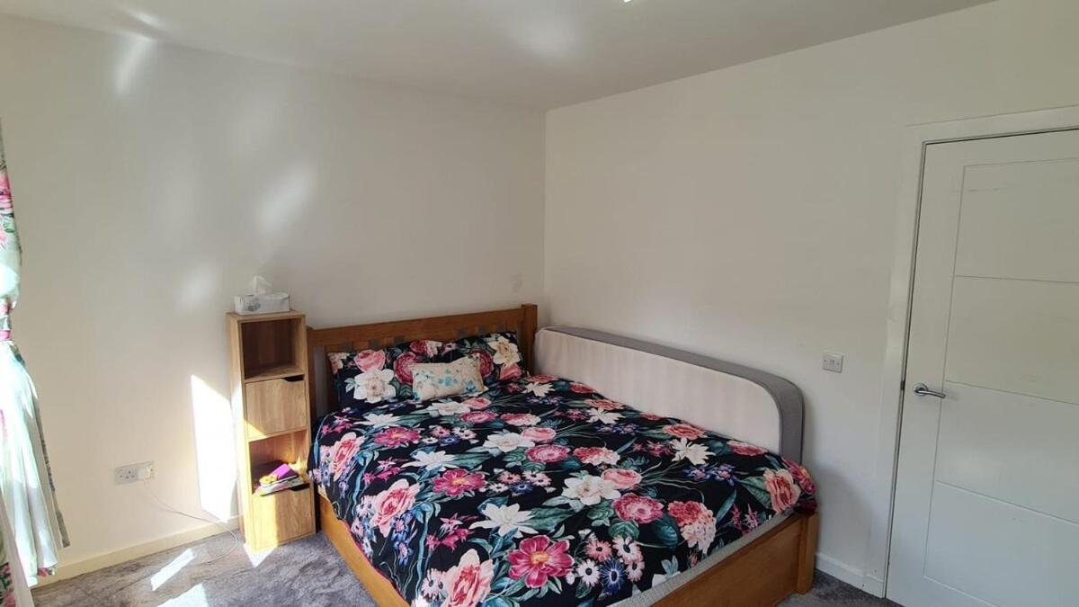 Beautiful 2 Bedroom House in Edinburgh - Housity
