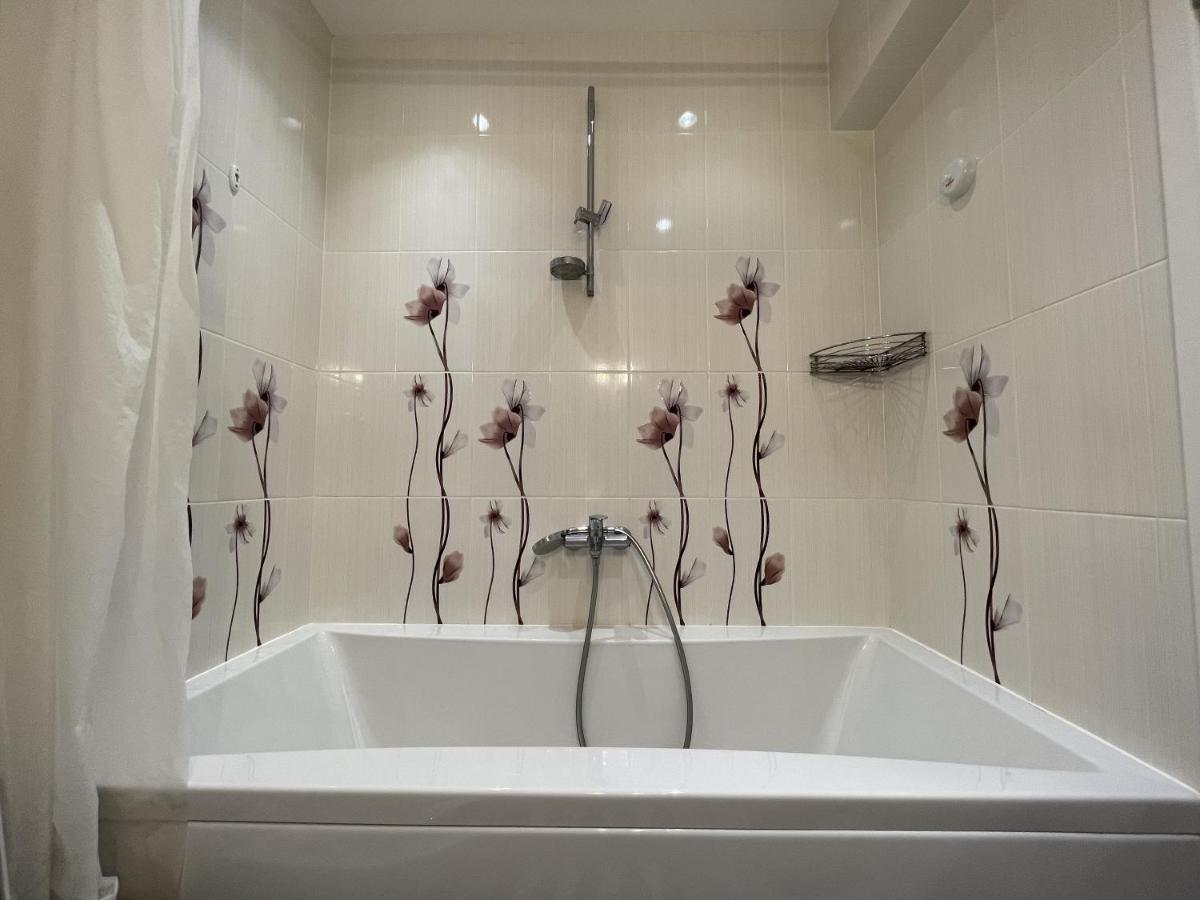 Suitetrails - Bright & Spacious 1BD Flat with a Cute Balcony