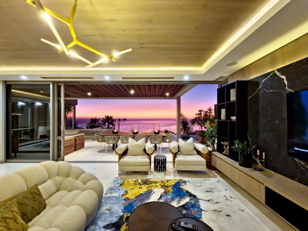 Zenith Luxury Accommodation - Housity