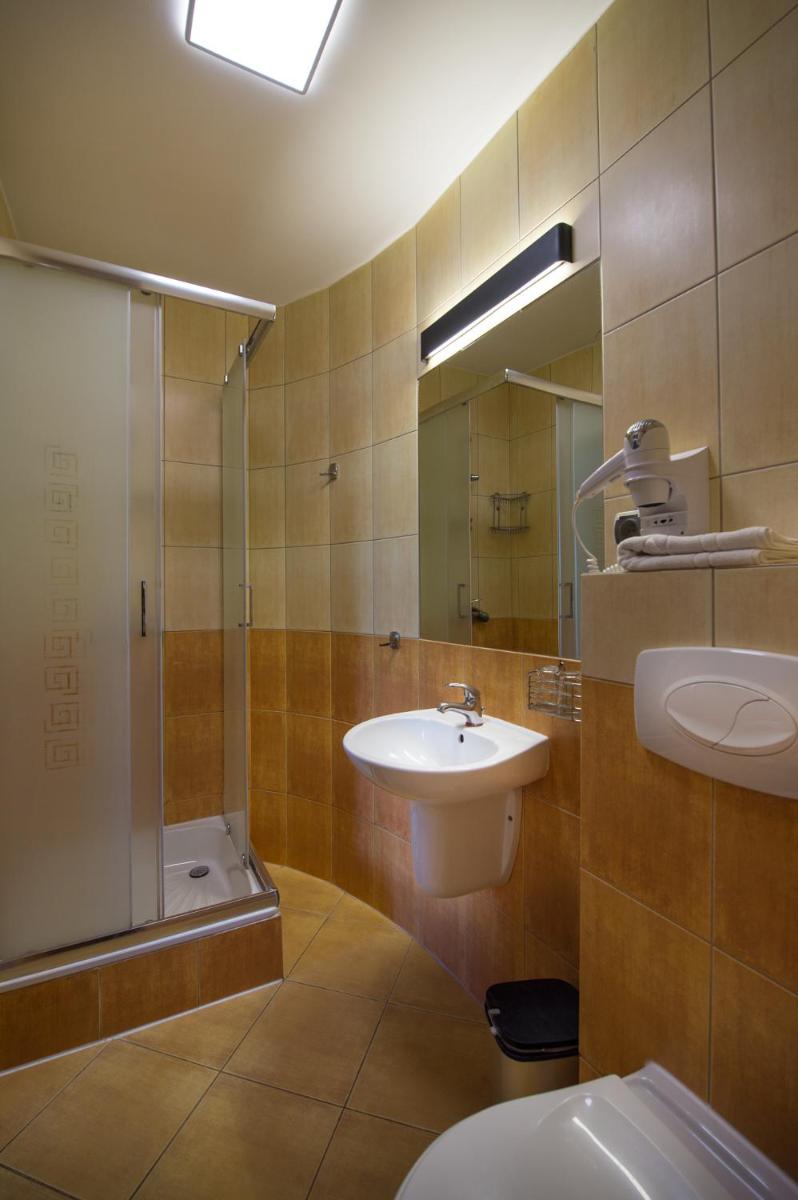 Hotel Roś - Housity