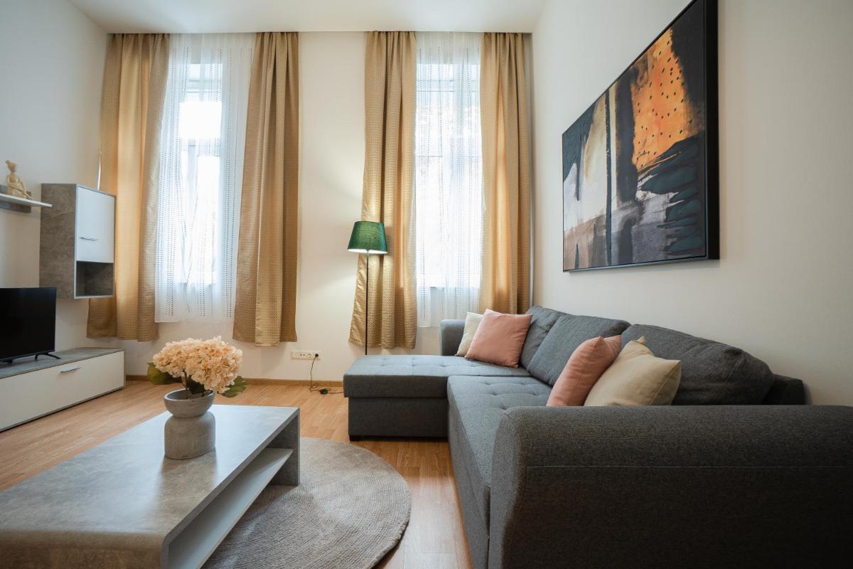 Apartment in the central area. 5 minute's walk to the Danube. - Housity