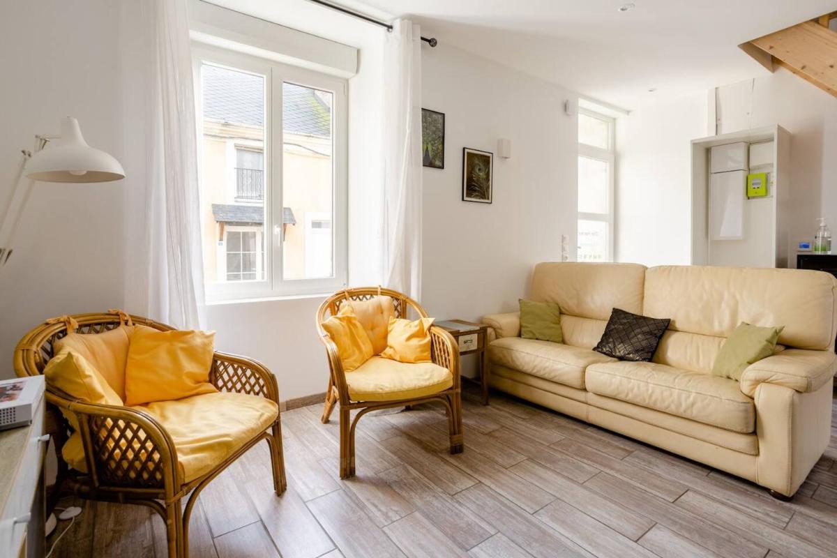Maison accueillante a Noyen sur Sarthe avec terrasse - Housity