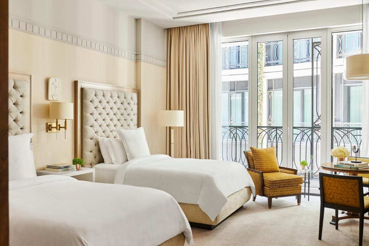 Cama o camas de una habitación en Four Seasons Hotel Madrid
