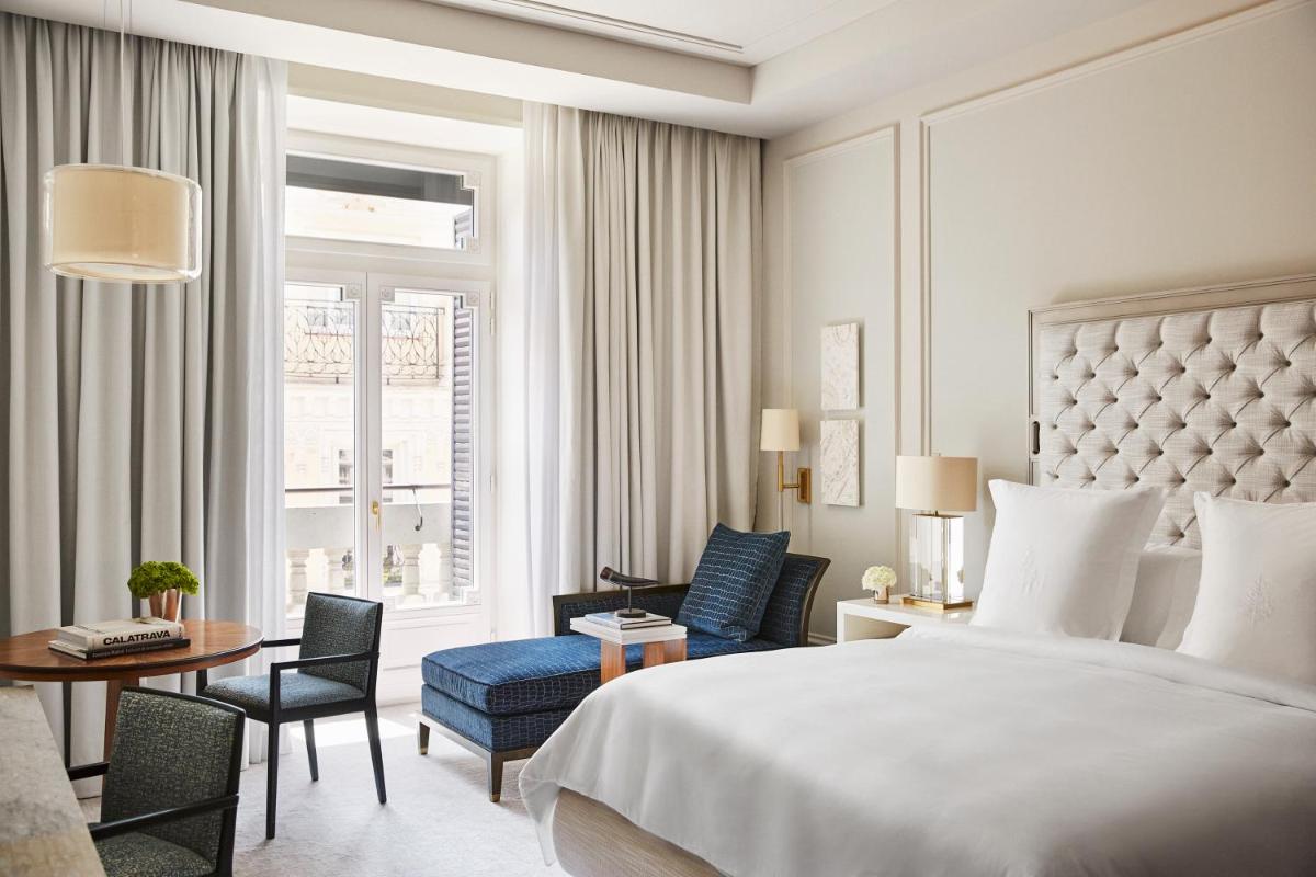 Cama o camas de una habitación en Four Seasons Hotel Madrid