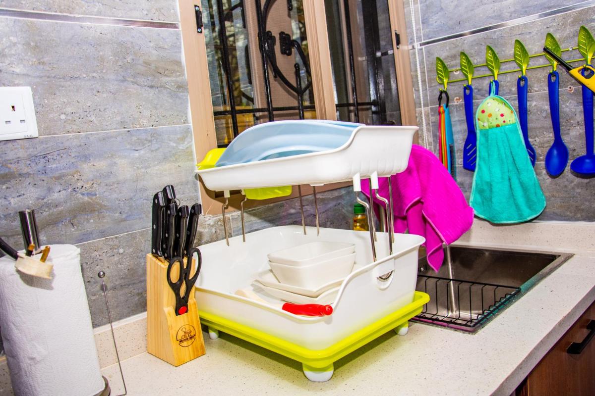NIFEWAT APARTMENT leed studio apartment with gym, Netflix and WiFi - Hizvo
