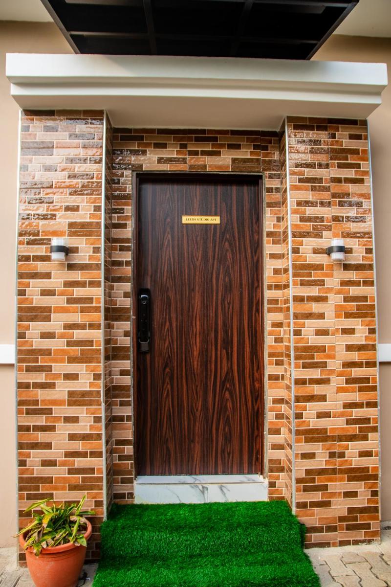 NIFEWAT APARTMENT leed studio apartment with gym, Netflix and WiFi - Hizvo