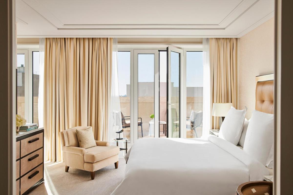 Cama o camas de una habitación en Four Seasons Hotel Madrid