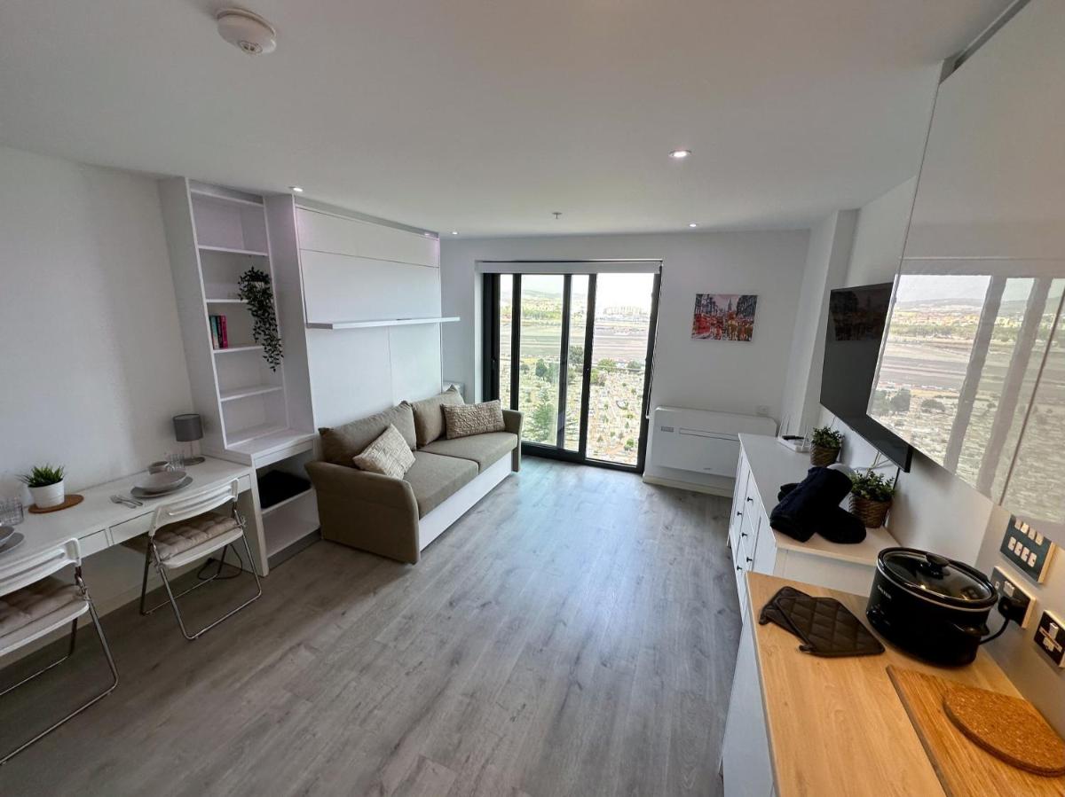 Brand New Top Floor Studio - The Hub Gibraltar - Self Catering - Hizvo