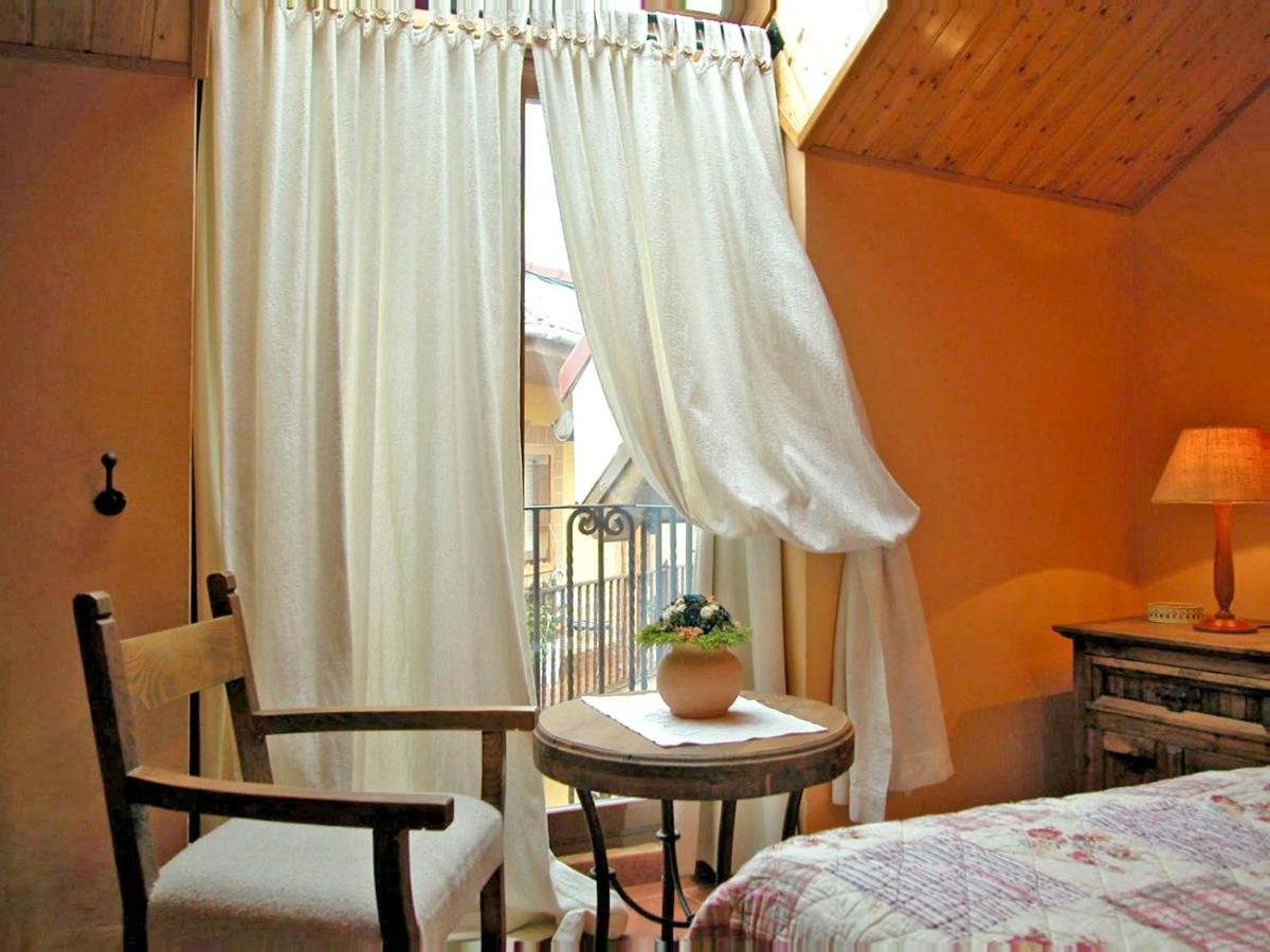 Casas rurales Valle de El Paular - Housity