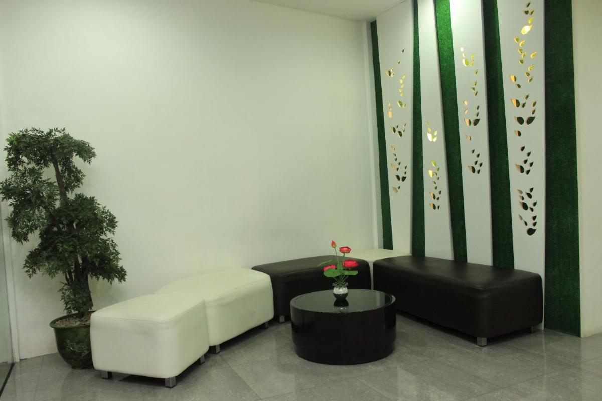 Evan Hotel - Non Smoking - Housity