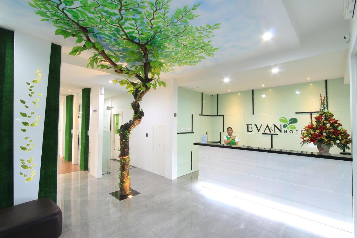 Evan Hotel - Non Smoking - Housity