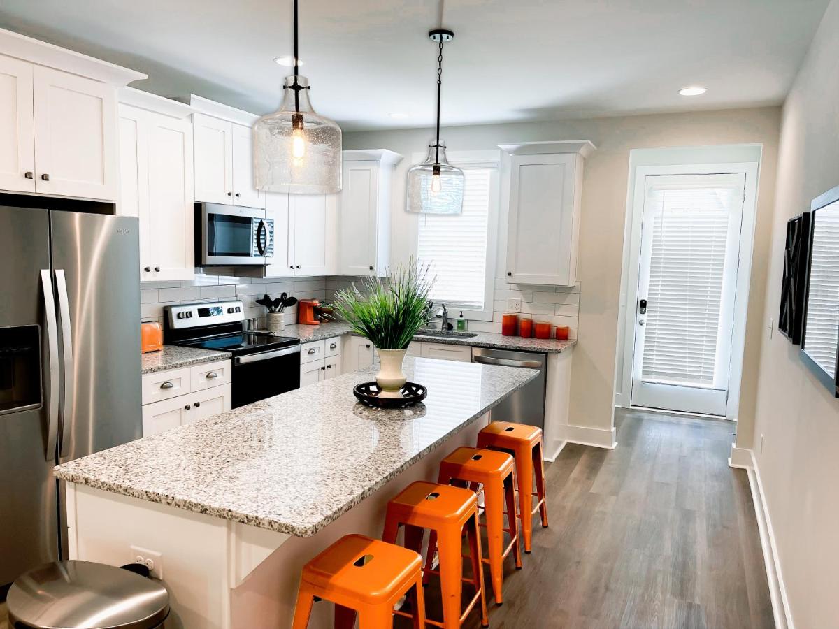 Don’t Miss This Beautiful Home! Great Location! - Housity