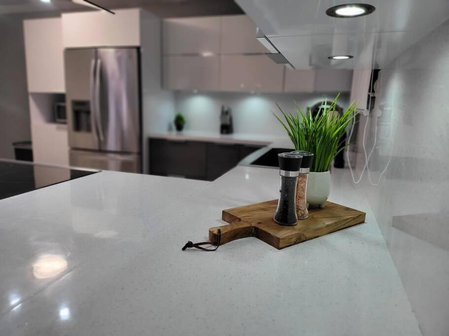 Luxury 3-bedrooms near airport in San Juan - Housity