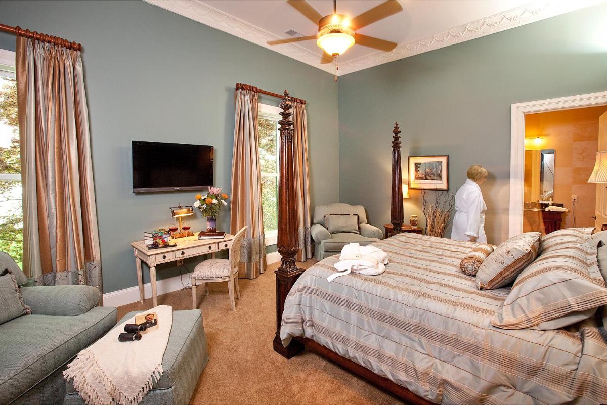 Riverside Inn Bed and Breakfast - Housity