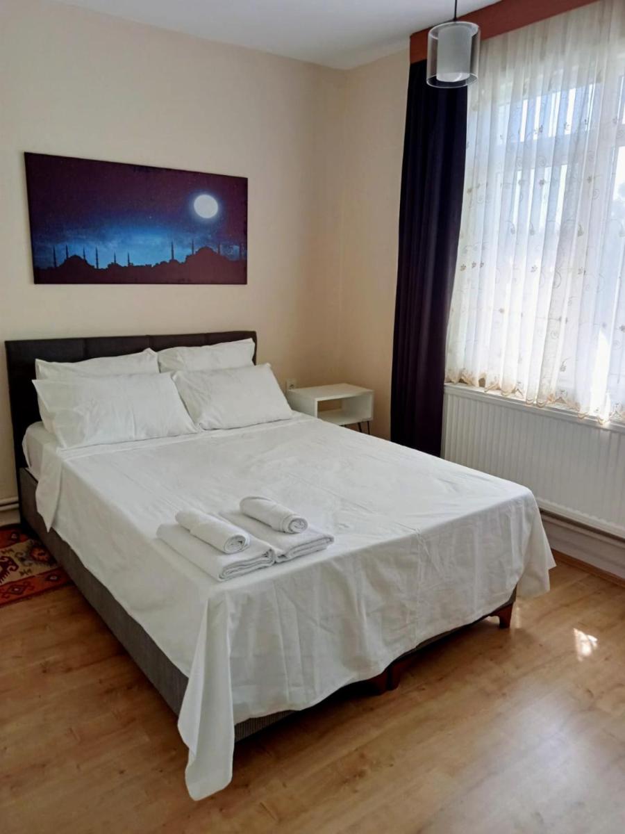 Lovely 2 bedroom loft with terrace, center of Kadıköy - Housity