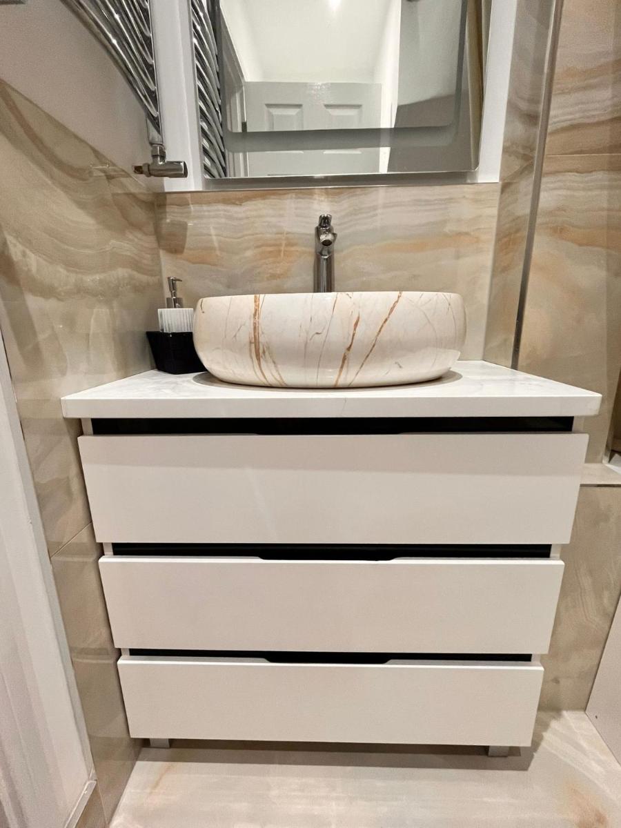 Luxurious double bedroom, ensuite with free Wifi. - Housity