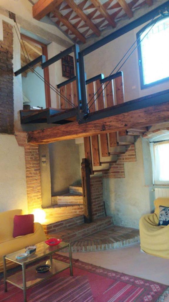 Beautiful Village Cottage - Housity