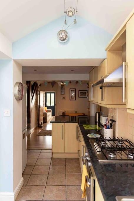 Beautiful home perfect for families&amp;professionals - Housity