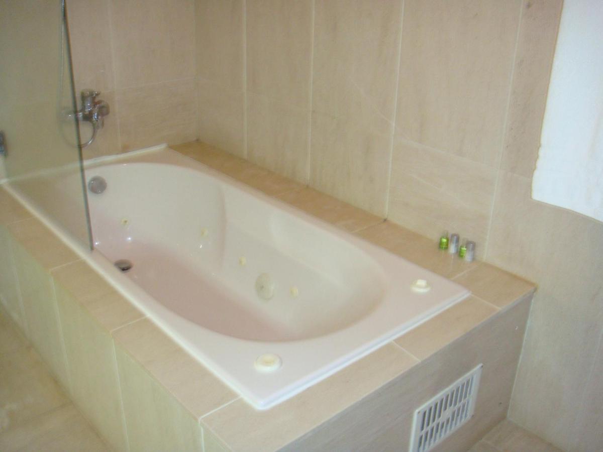 Quarto Duplo - Monte dos Arneiros - Housity