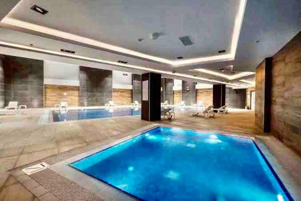 عنوان الفخامة والأناقة بأرقي مجمعات Başakşehir الفاخرة غرفتين وصاله - Housity