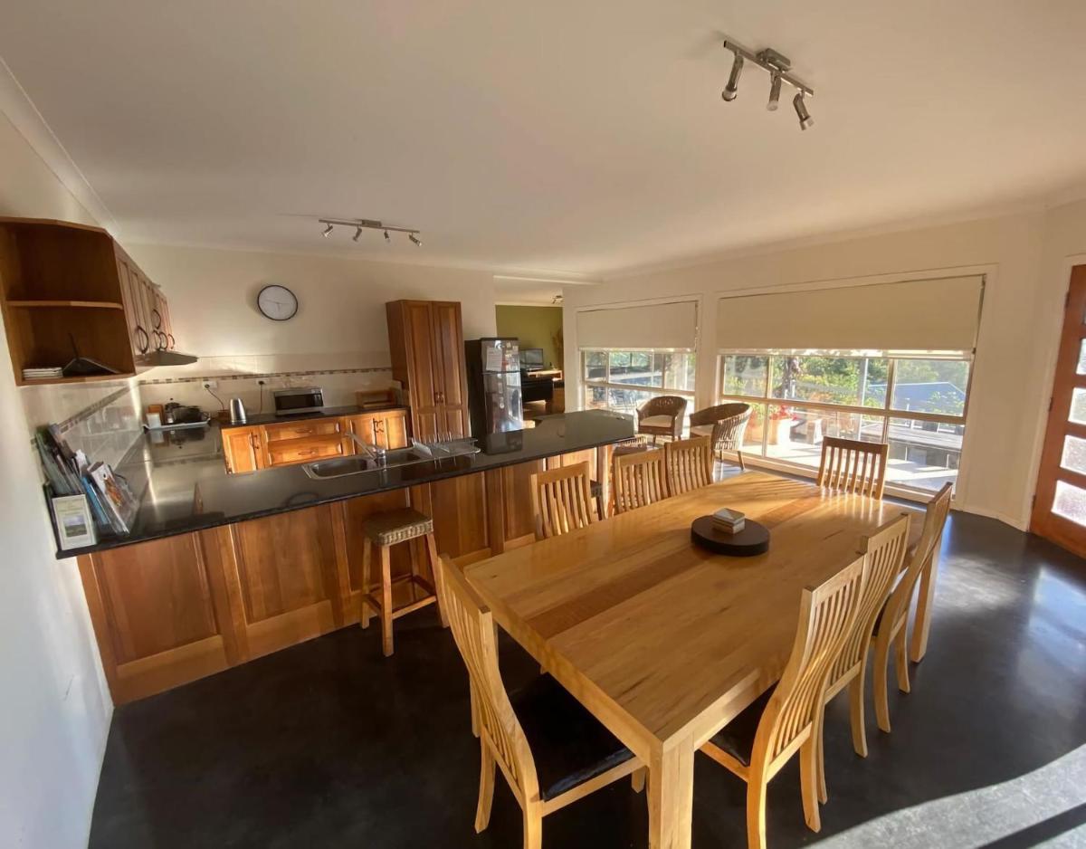 Beautiful views over Armidale - Housity