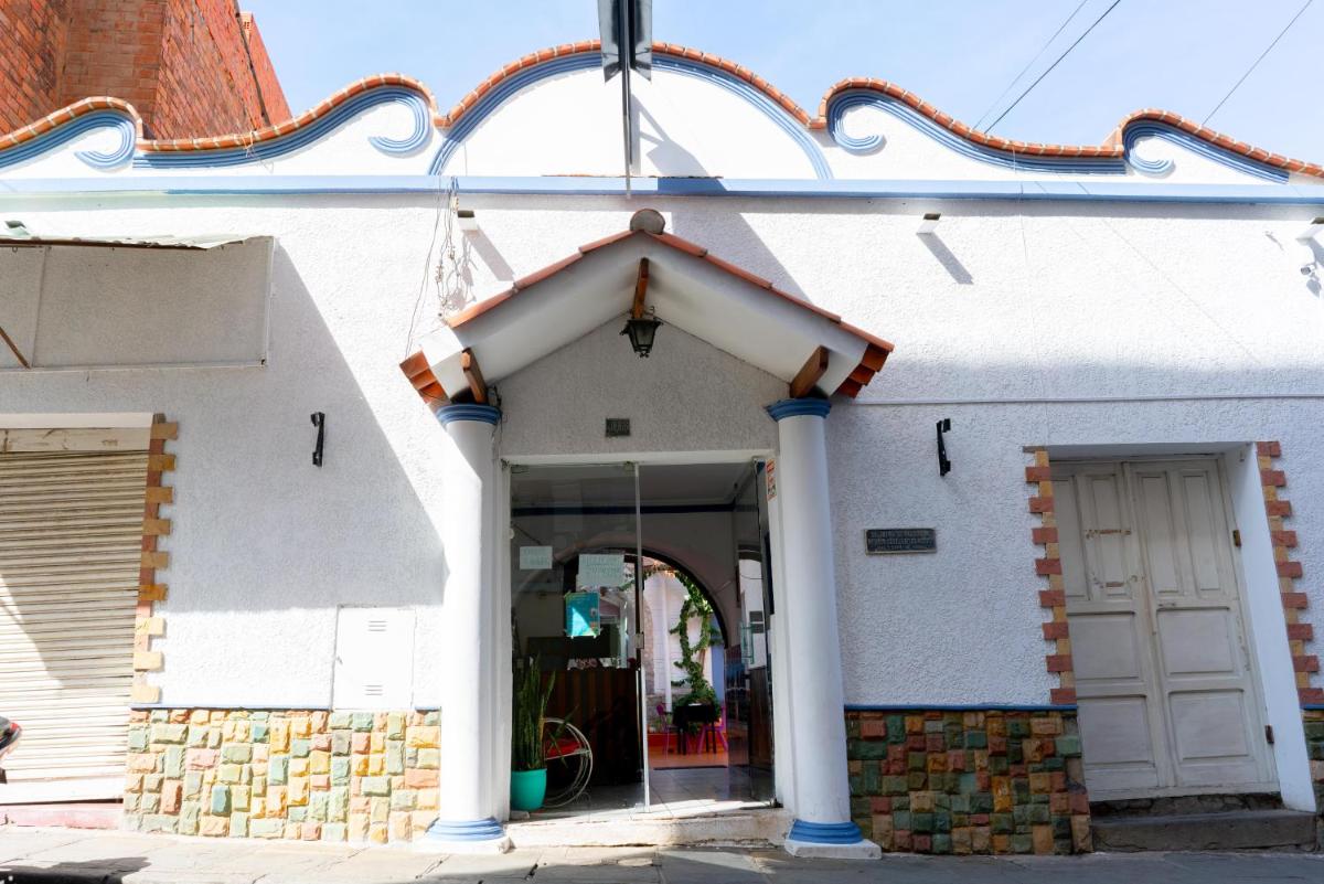 Hostal Zeballos - Housity