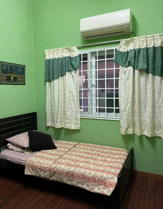 3 Bedrooms apartment with free parking - Housity