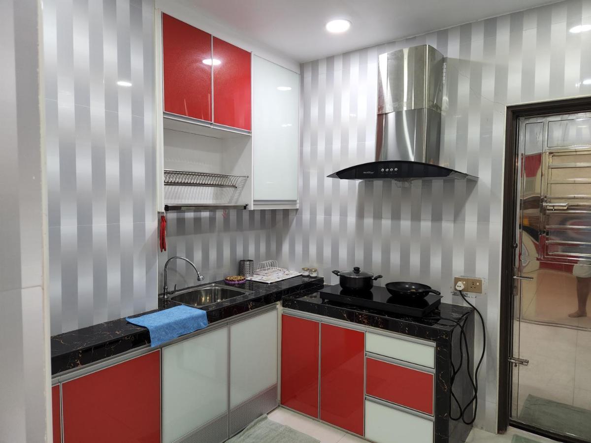 Desaru Brown House Pool-Table Tennis-KTV-BBQ-Disney-Netflix-Home Theatre - Housity